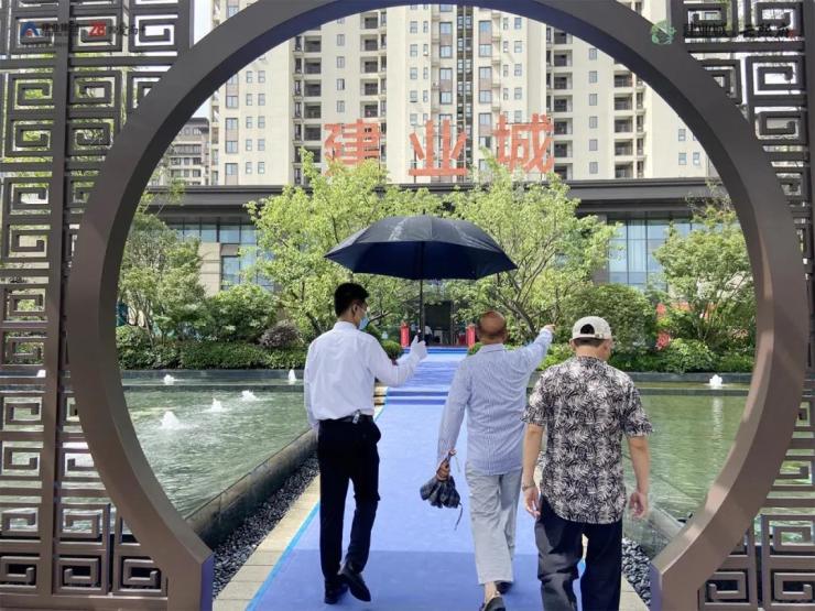 信阳建业城最新新闻